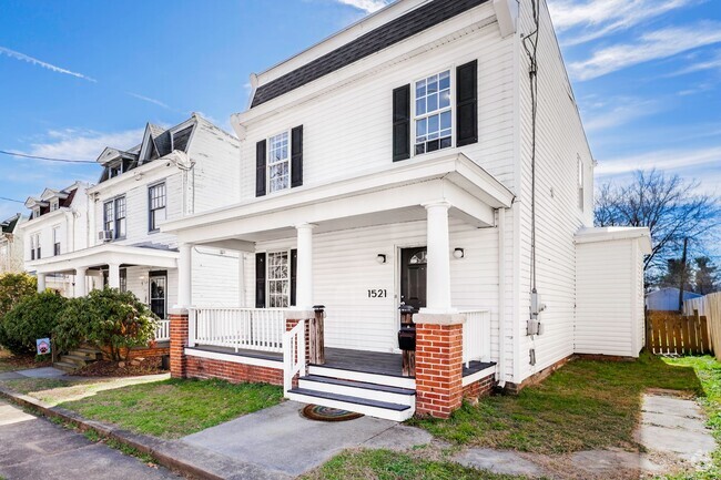 Building Photo - GREAT HOUSE IN FULTON HILL!