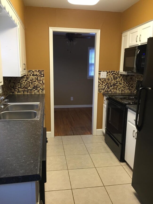 Photo - 8001 E Indianapolis St