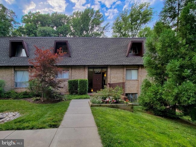 Building Photo - 11616 Vantage Hill Rd Unit 11B Rental