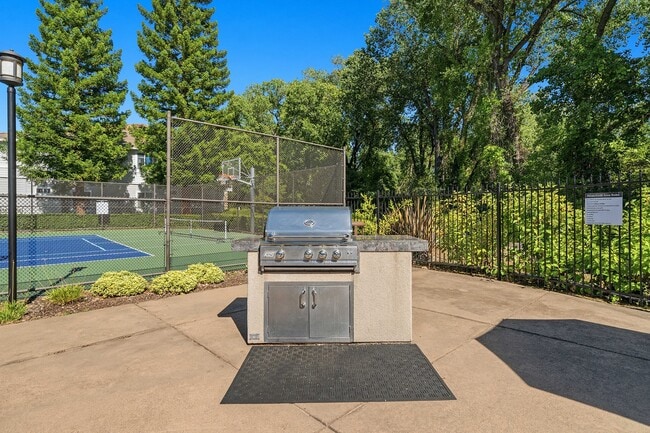 Preserve at Blue Ravine Apartments