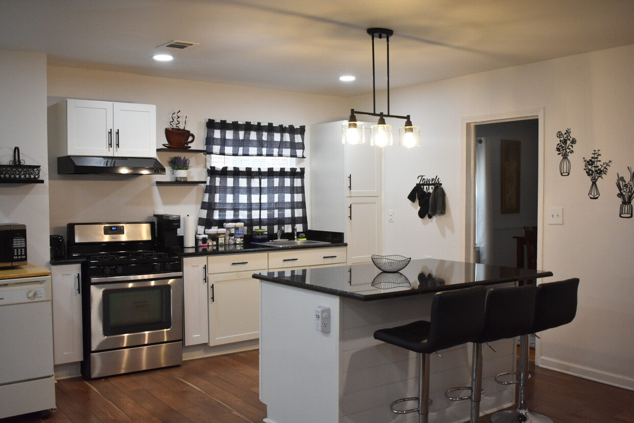 Photo - 1901 S Gordon St SW (Atlanta, GA)