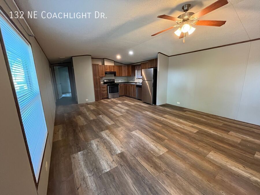 Photo - 132 Coachlight Dr
