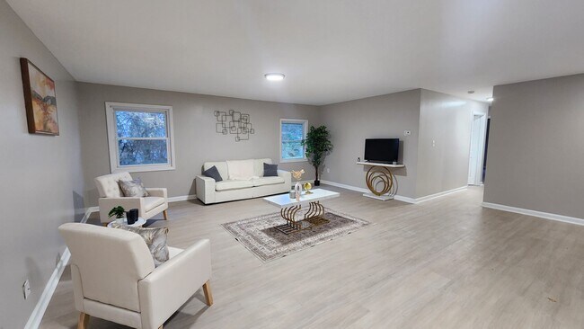 Photo - 2 Hazelwood Cir