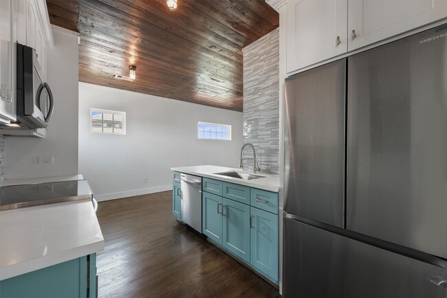 Building Photo - 1811 20th St Unit 3 Rental