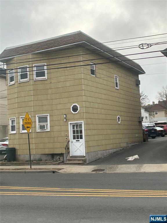 Building Photo - 251 Schuyler Ave Unit 1-1 Rental