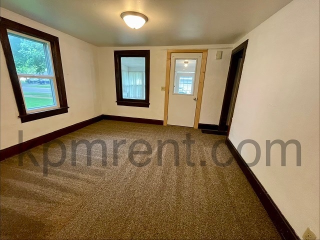 Photo - 621 Oak St