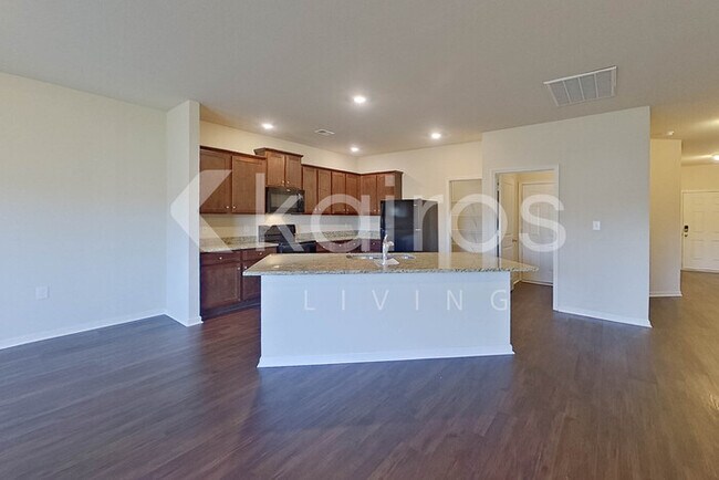 Photo - 10994 Lakeview Cir