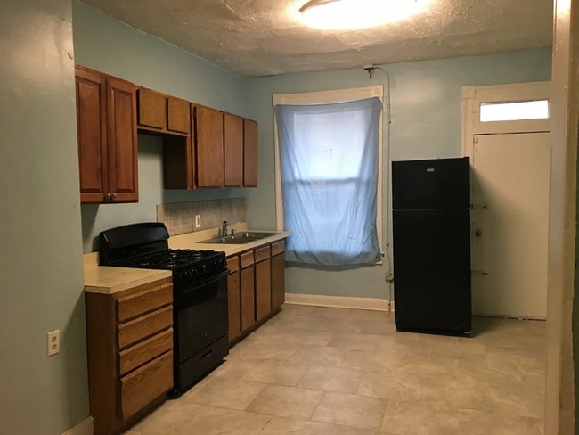 Photo - 614 Ashburton St