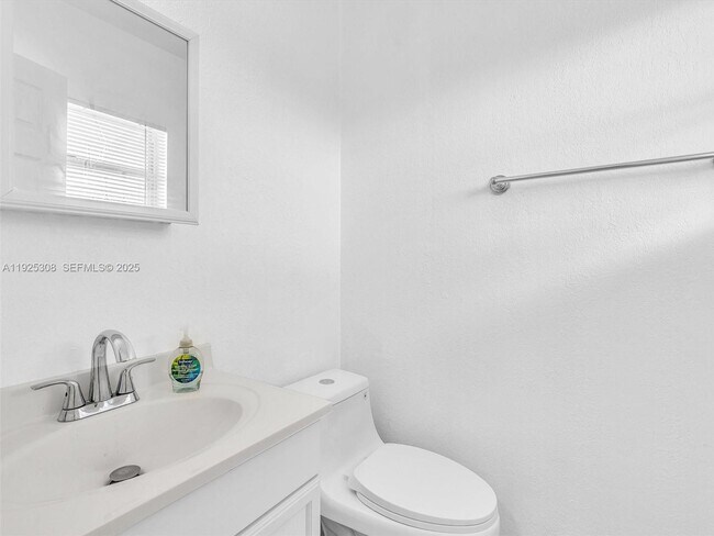 Photo - 5130 SW 40th Ave Unit 23B