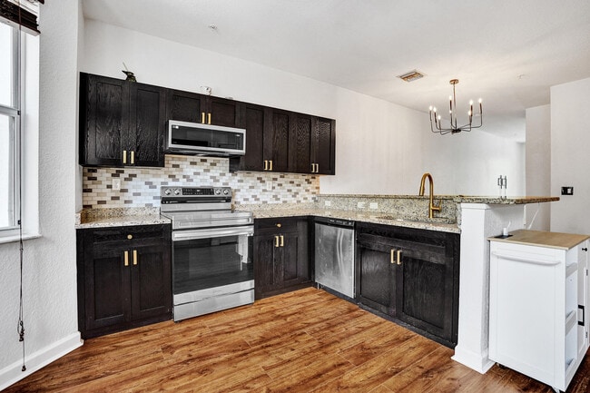 Photo - 3911 Shoma Dr