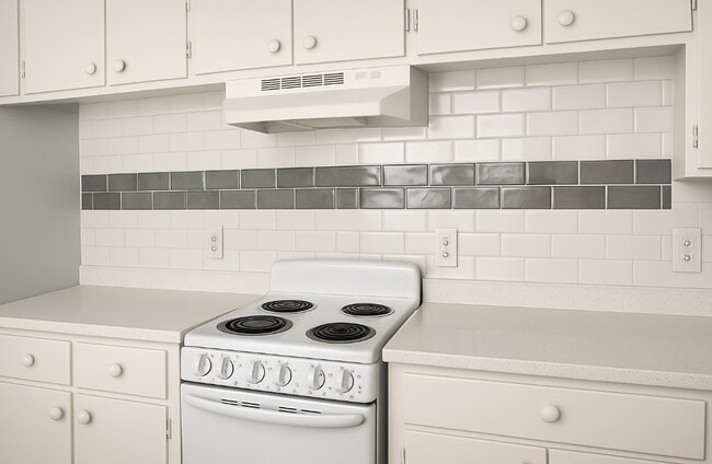 Photo - 5470 Military Dr W