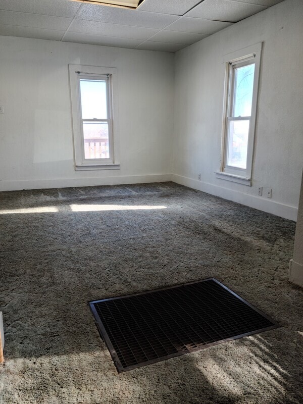 112 W 10th St