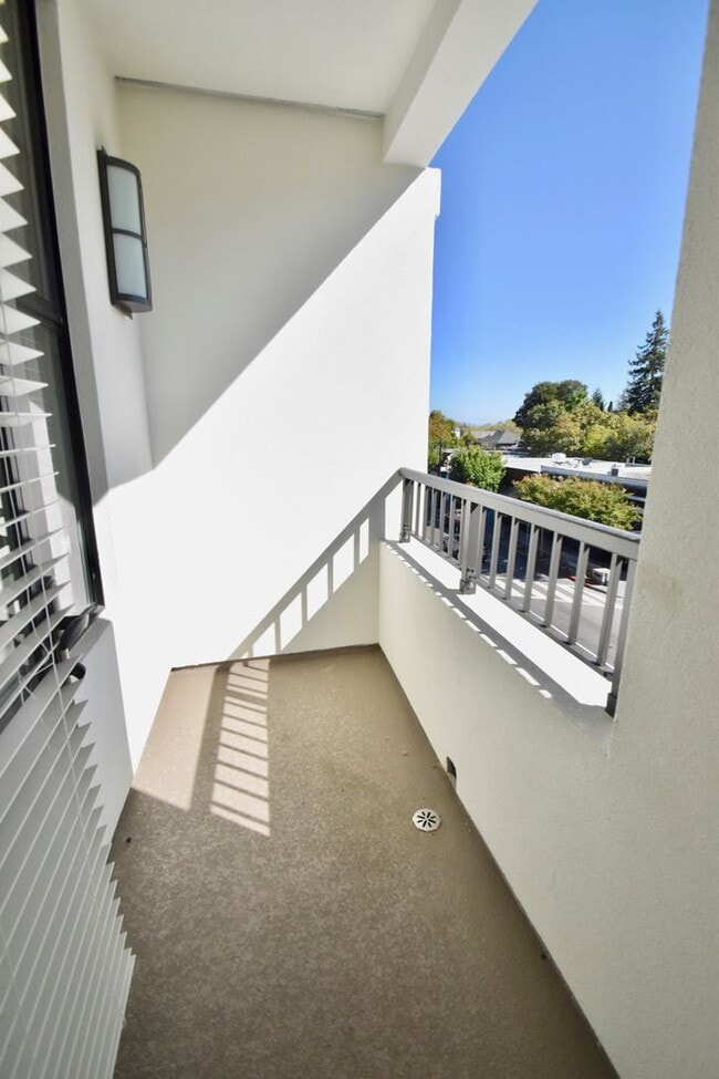 Photo - 107 G St Unit 107 G #208