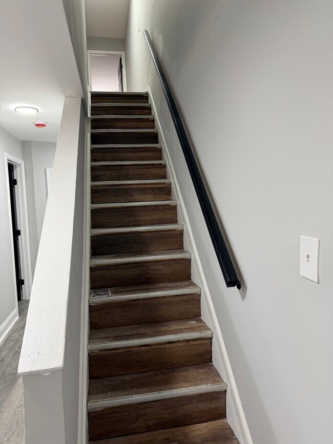 Photo - 3325 E Monument St