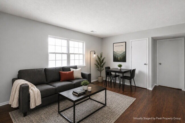 1393 Summit St Unit B