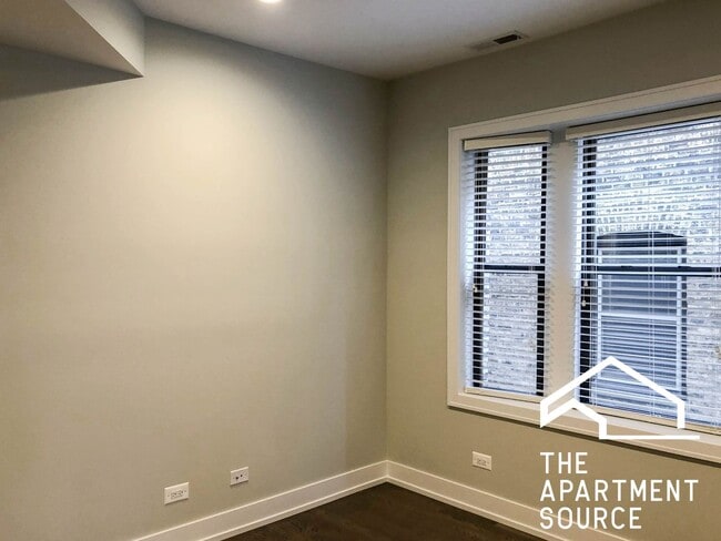 Photo - 3818 N Sheffield Ave Unit 2