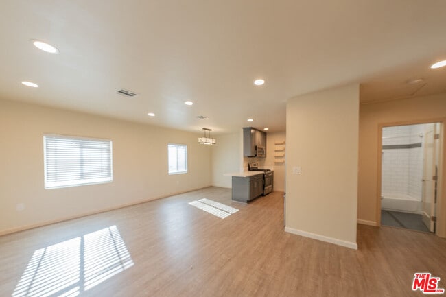 Photo - 7503 Camellia Ave