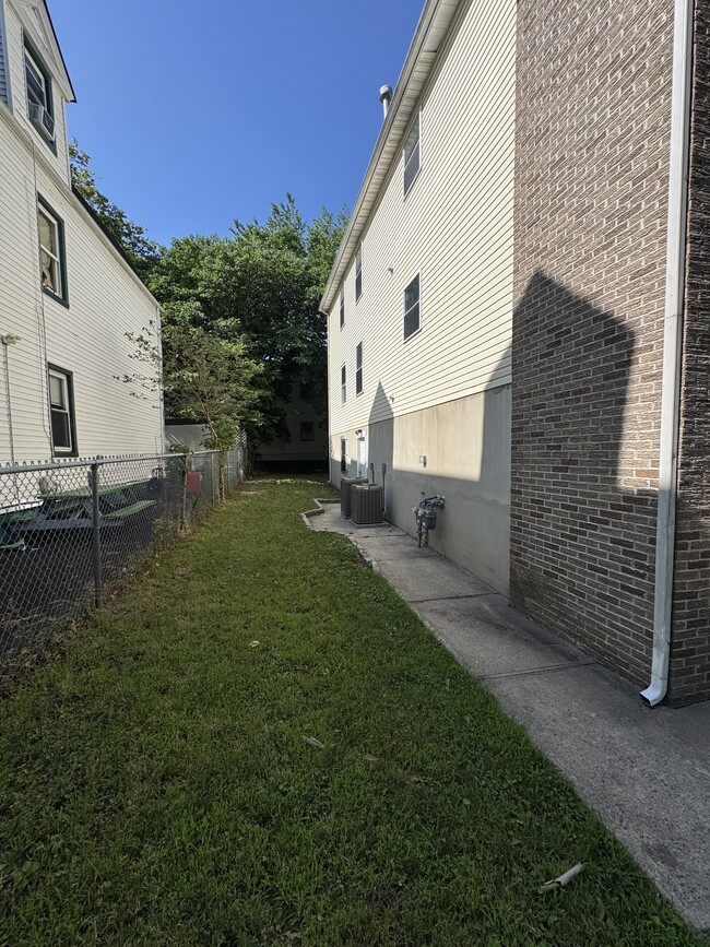 Photo - 17 9th Ave Unidad Ground fl