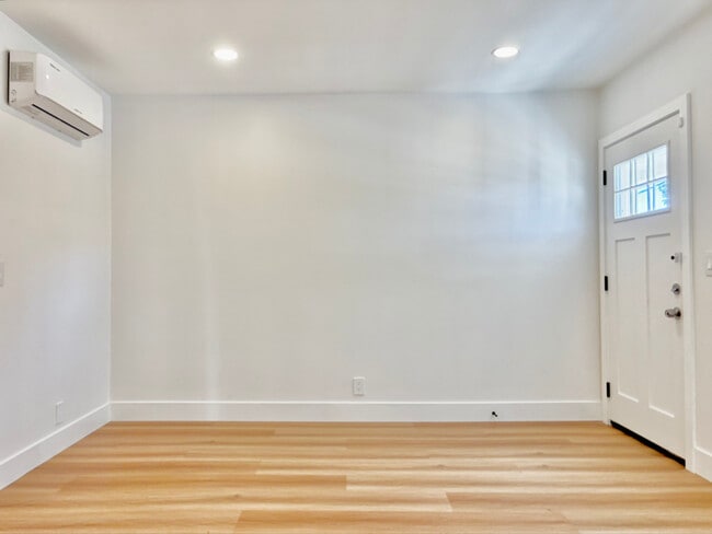 Photo - 854 Orange Ave