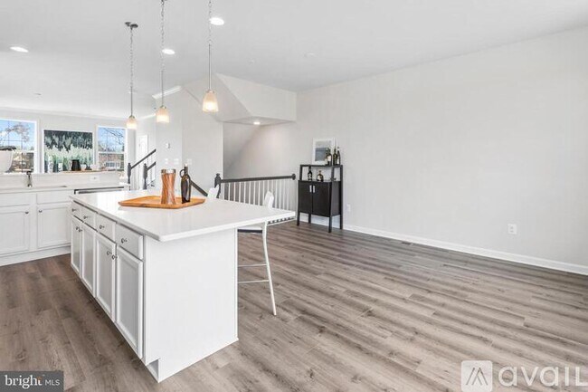 Photo - 211 Spring Bank Ave