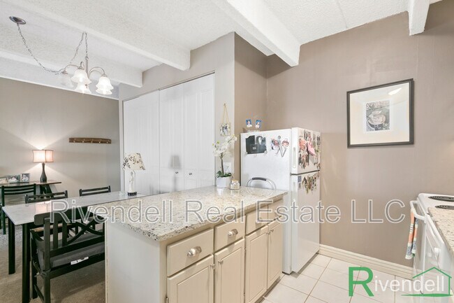 130 N Pearl St Unit 1605