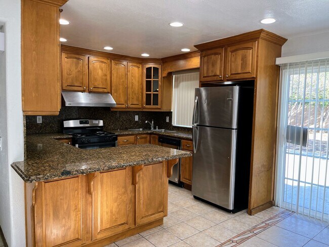 Large 5 bedroom 2.5 Bath Single Family Hom... - Large 5 bedroom 2.5 Bath Single Family Hom... Casa