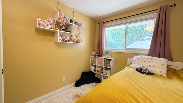 Photo - 849 Osgoode Dr