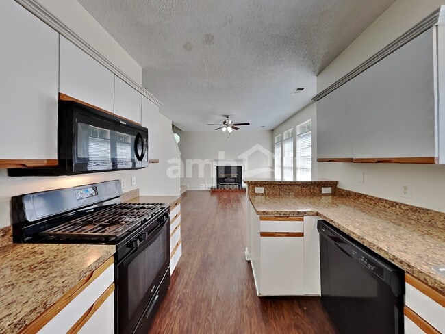 Photo - 1617 Oak Knoll Ln