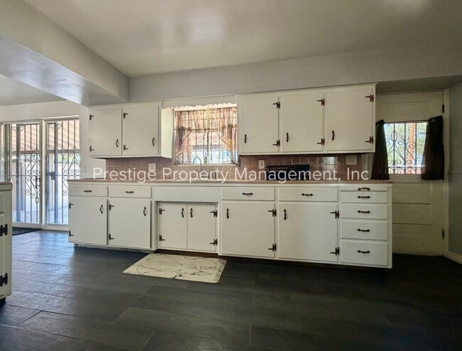 Photo - 3407 East 5th Street