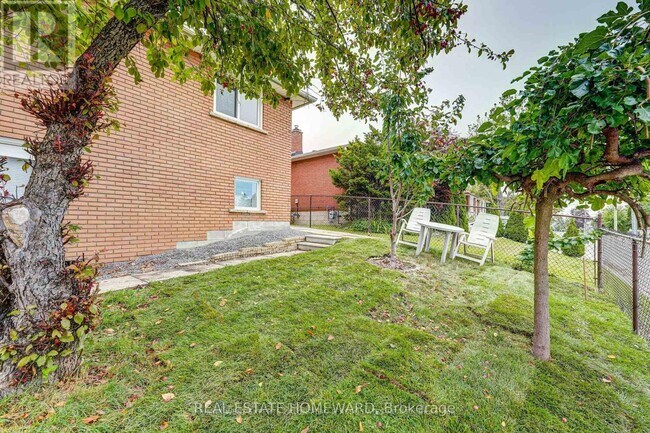 Photo - 77 Toronto St