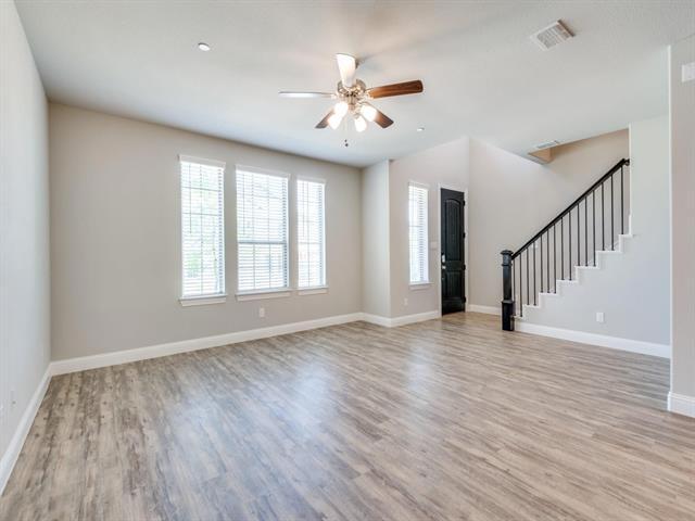 1036 Foxglove Dr