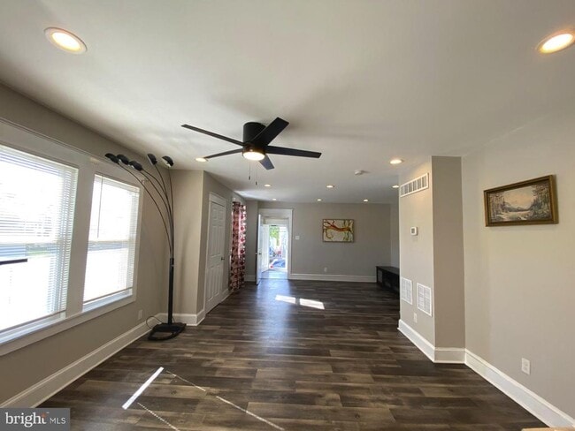 Photo - 746 16th Ave