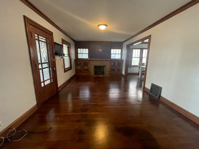 Living room - 4528 Terrace St