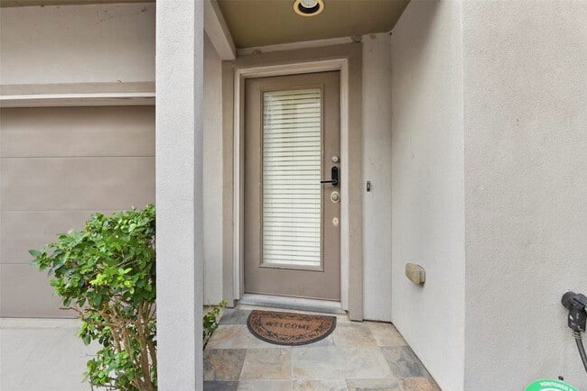 Photo - 241 N Lenox St