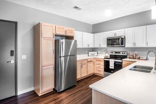 Photo - The Reserve on 77