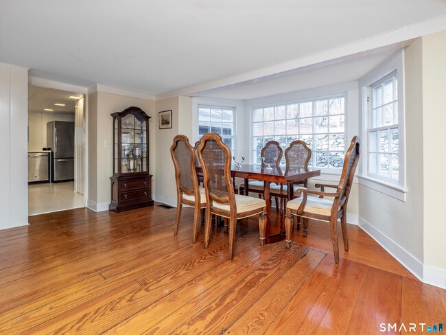 Photo - 95 Peaceable St