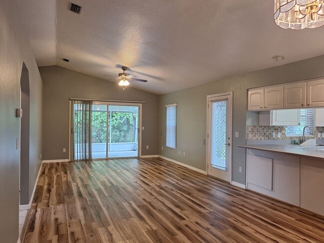 Building Photo - 3BR 2BA plus 2 Car Garage Florida Shores Rental