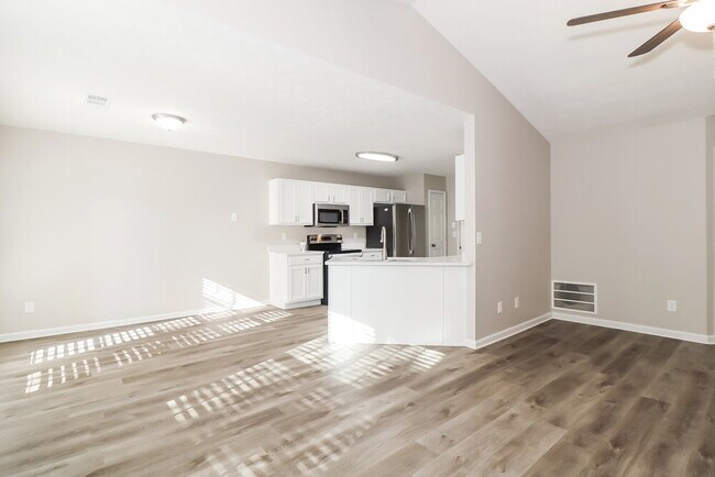 Photo - 731 Sugar Oak Ln