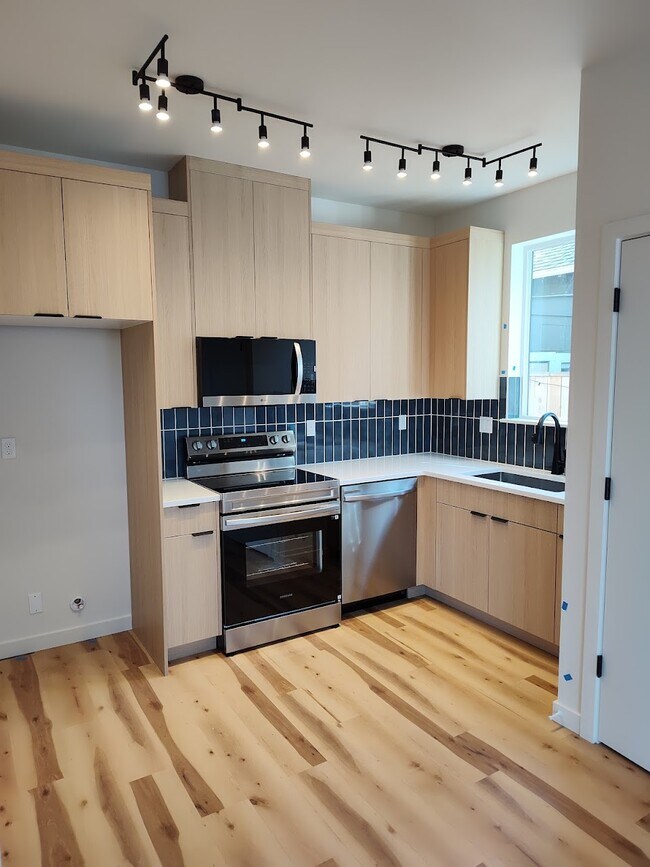 Photo - 4260 NE Going St