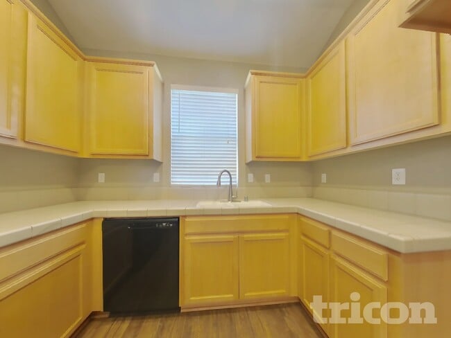 Photo - 5518 Savage Ave