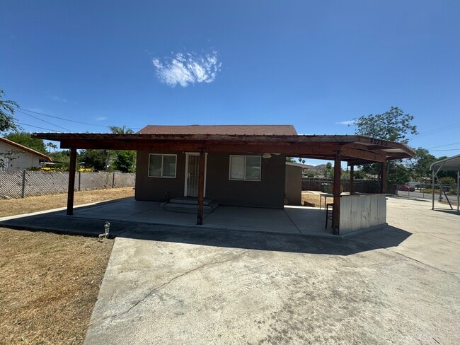 Building Photo - 40253 Johnston Ave