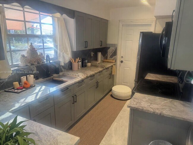 Photo - 7601 NW 13th St