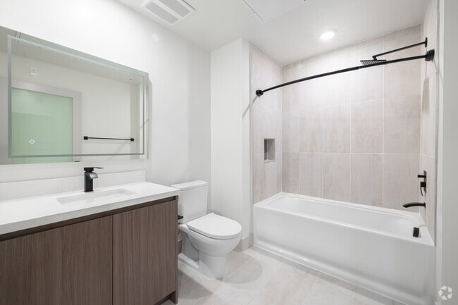 3BR, 2BA - 1,500SF - Bathroom