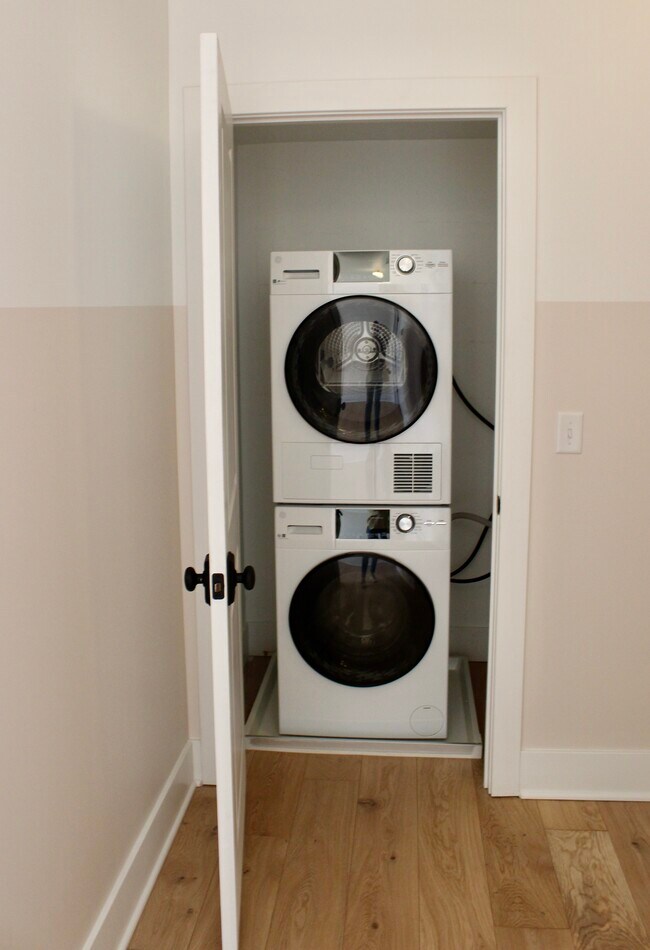 Photo - City Hall Unidad 410