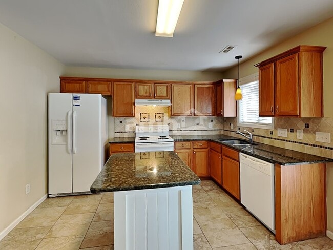 5516 Waverly Lynn Ln