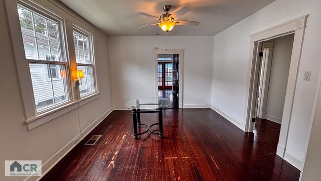 Photo - 6bd/3ba with Central AC Walking Distance to Campus. Text 727-459-4141 for more info!
