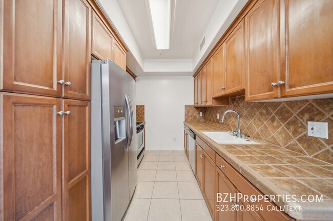 Photo - 2334 S Bentley Ave