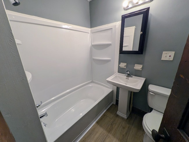 Photo - 214-214 S Front St Unidad 212 S Front - Apt A