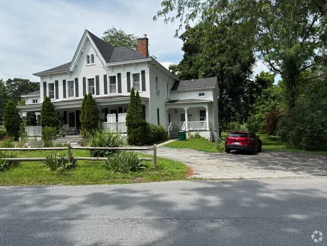 Building Photo - 650 Van Wagner Rd Unit 650A Rental