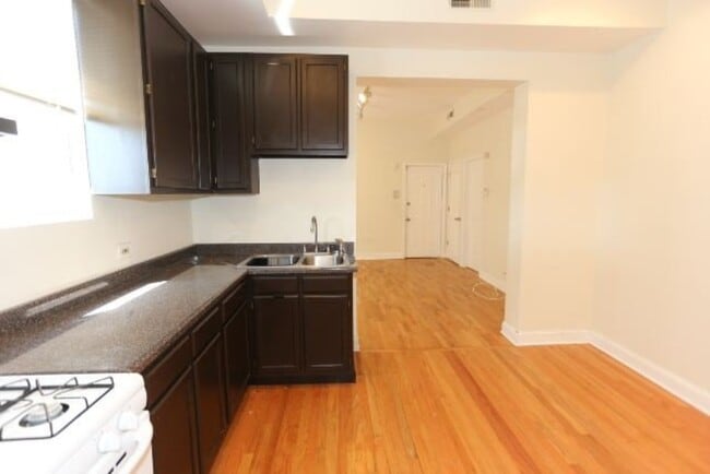 Photo - 1411 W Erie St Unit 3M
